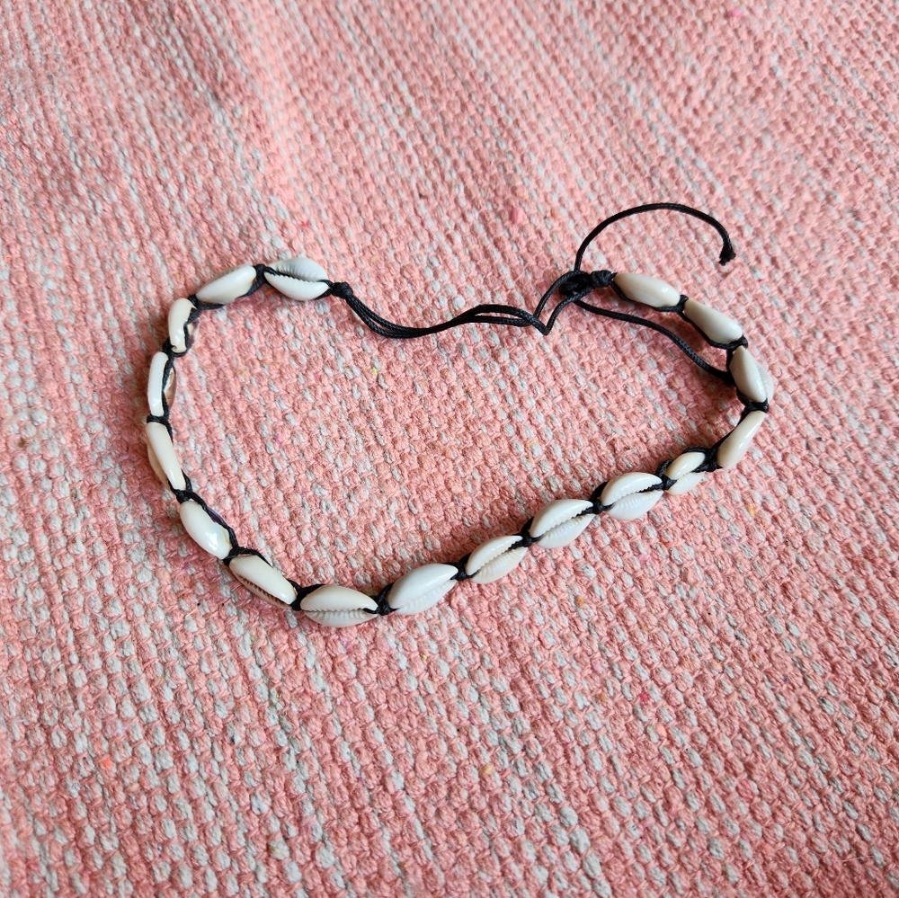 Y2K Shell Beaded Necklace